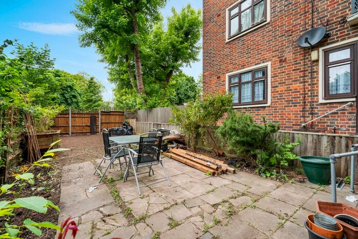 Studio To Rent In Haden Court, Lennox Road, N4