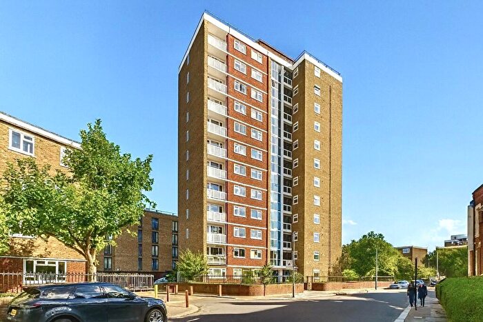 2 Bedroom Apartment For Sale In Battersea High Street, London, SW11