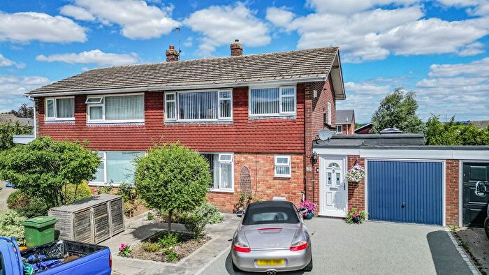 4 Bedroom Semi-Detached House For Sale In Surrenden Road, Staplehurst, TN12