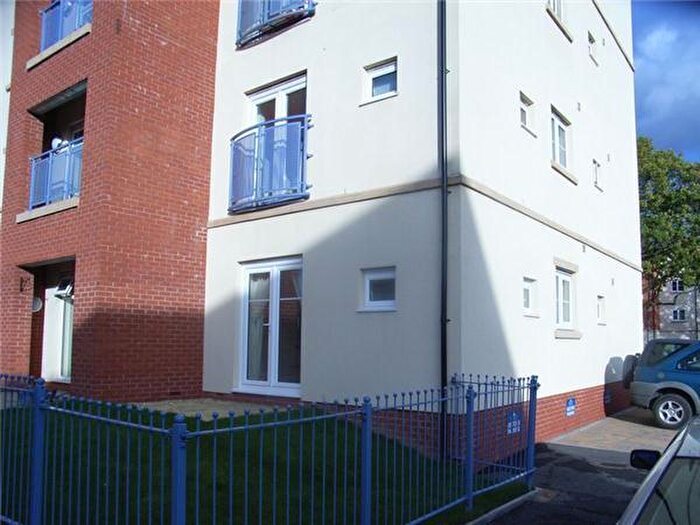 2 Bedroom Flat To Rent In Whistle Road, Bristol, BS16
