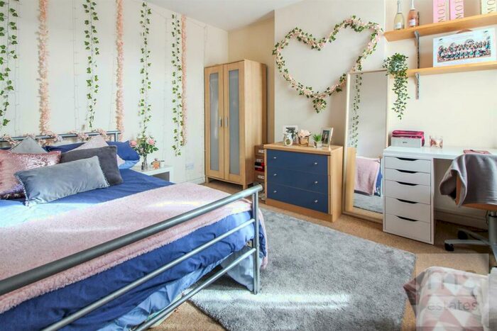 7 Bedroom Semi-Detached House To Rent In £pppw Teversal Avenue, Lenton, Nottingham, NG7