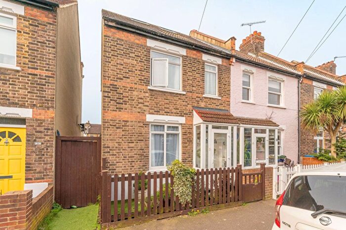 3 Bedroom Semi-detached House For Sale In Anthony Road, South Norwood, London, SE25