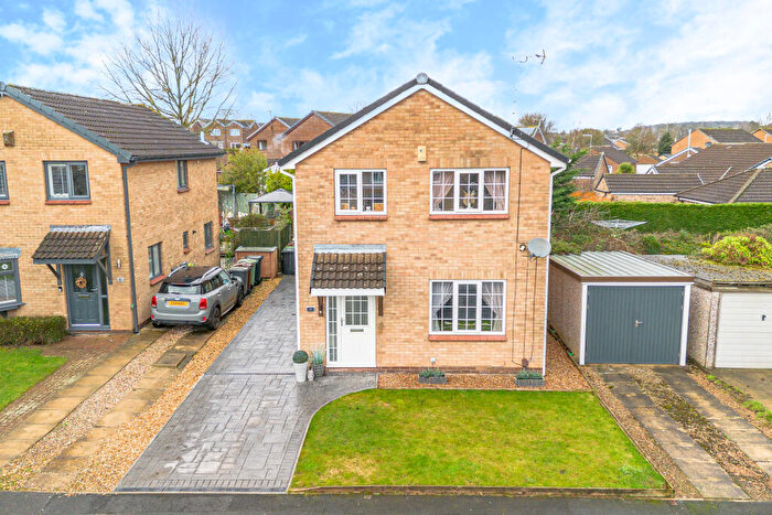 3 Bedroom Detached House For Sale In Aylesford Mount, Leeds, LS15
