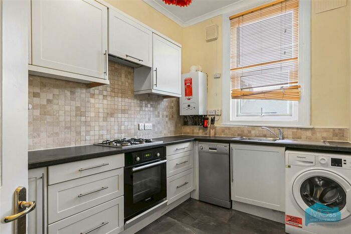 3 Bedroom Maisonette To Rent In Methuen Park, Muswell Hill, N10