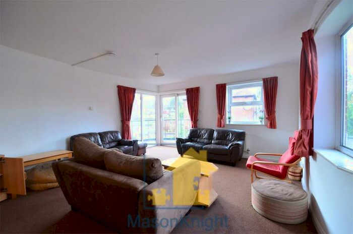 4 Bedroom Flat To Rent In &#; Pppw Stephen Rd, Selly Oak. Mins Walk To University Of Birmingham Campus, B29