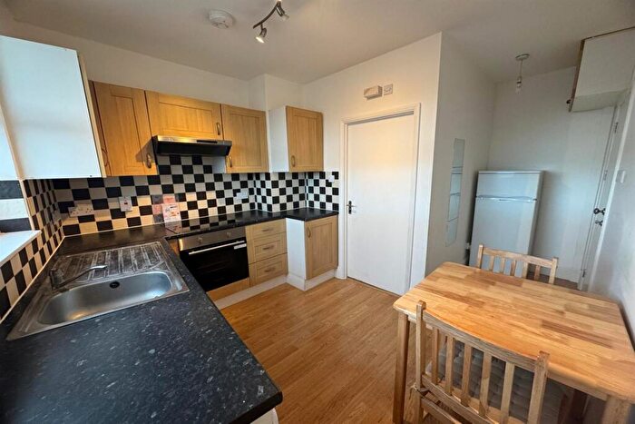 1 Bedroom Flat To Rent In Deansbrook Road, Edgware, HA8