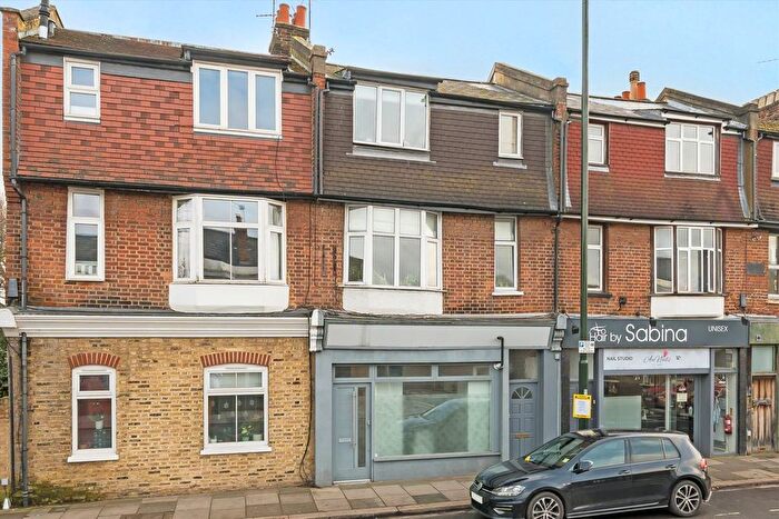 2 Bedroom Flat To Rent In Hampton Road, Twickenham, TW2