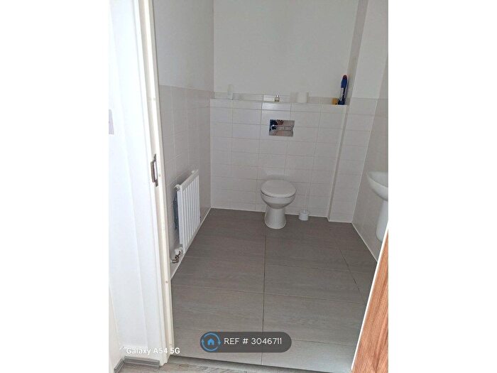 2 Bedroom Flat To Rent In Minter Road, Barking, IG11