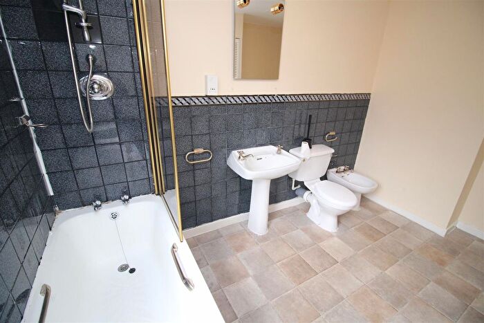5 Bedroom Terraced House To Rent In Sunbury Avenue, West Jesmond, Newcastle Upon Tyne, NE2