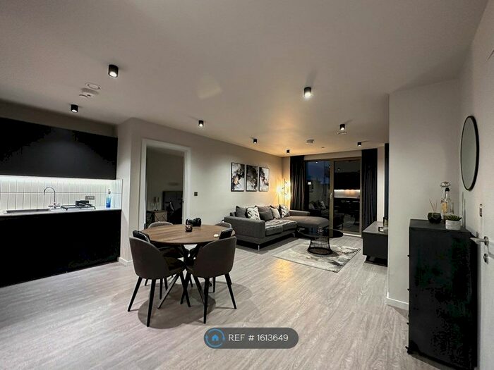 2 Bedroom Flat To Rent In Hulme Hall Road, Manchester, M15