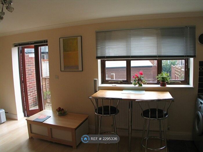 1 Bedroom Maisonette To Rent In Garlands Road, Redhill, RH1