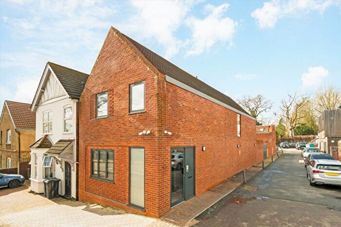 2 Bedroom Flat To Rent In Elm Park, Stanmore, HA7