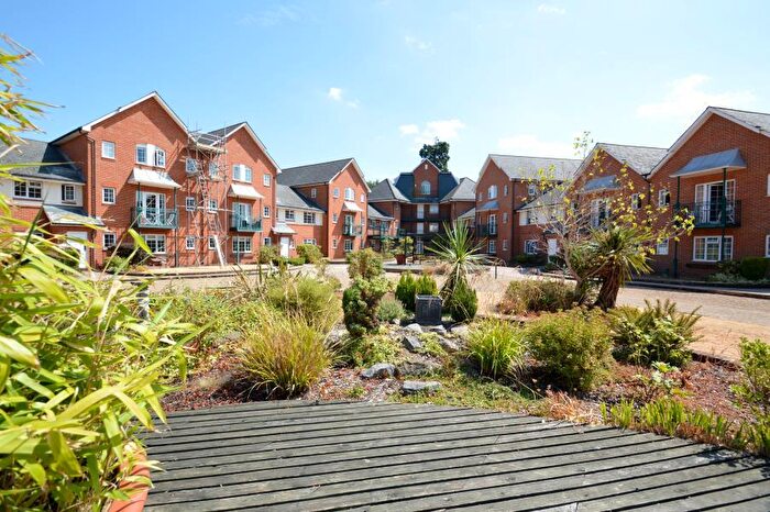 2 Bedroom Apartment To Rent In Knights Place, Windsor, SL4