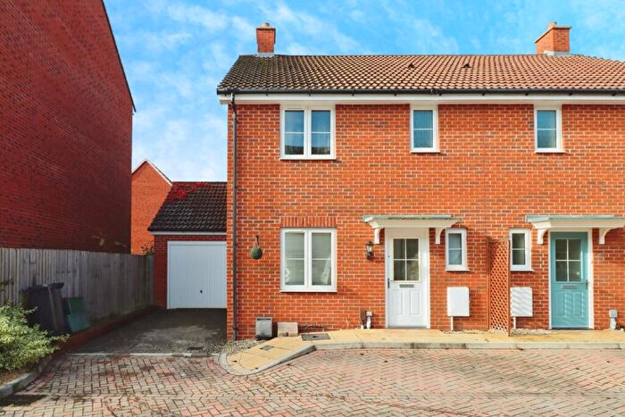 3 Bedroom Semi-Detached House For Sale In Blue Cedar Close, Yate, Bristol, Gloucestershire, BS37