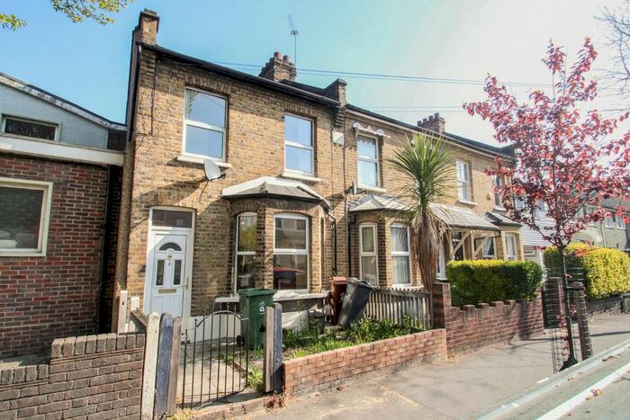 2 Bedroom End Of Terrace House To Rent In Lister Road, London, Greater London, E11