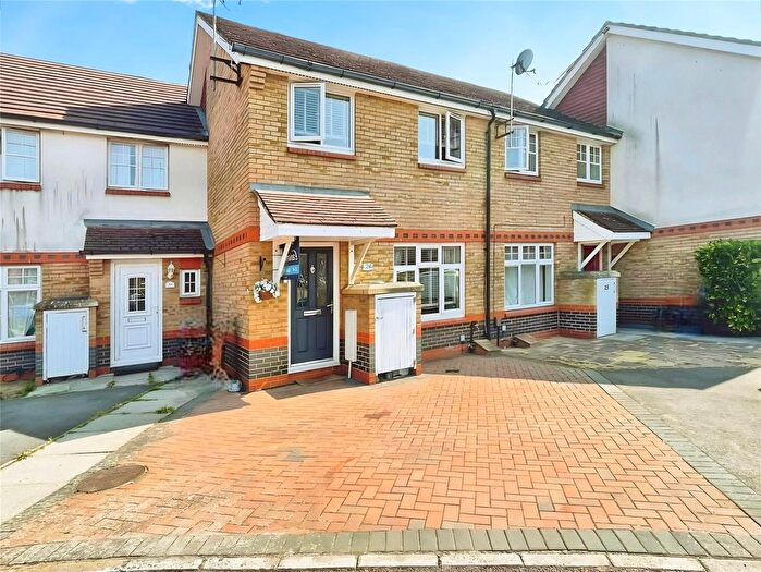 3 Bedroom Terraced House For Sale In Roby Drive, Bracknell, Berkshire, RG12