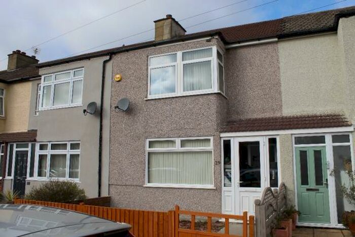 3 Bedroom Terraced House To Rent In Blacksmiths Lane, Rainham, Essex, RM13