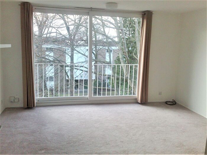 2 Bedroom Flat To Rent In Dunwood Court, Boyn Valley Road, SL6