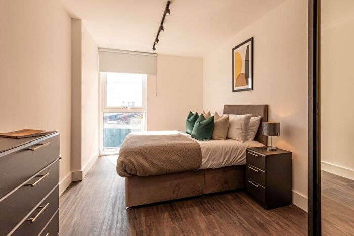 3 Bedroom Flat To Rent In Flat, Mitre Yard, Scrubs Lane, London, NW10