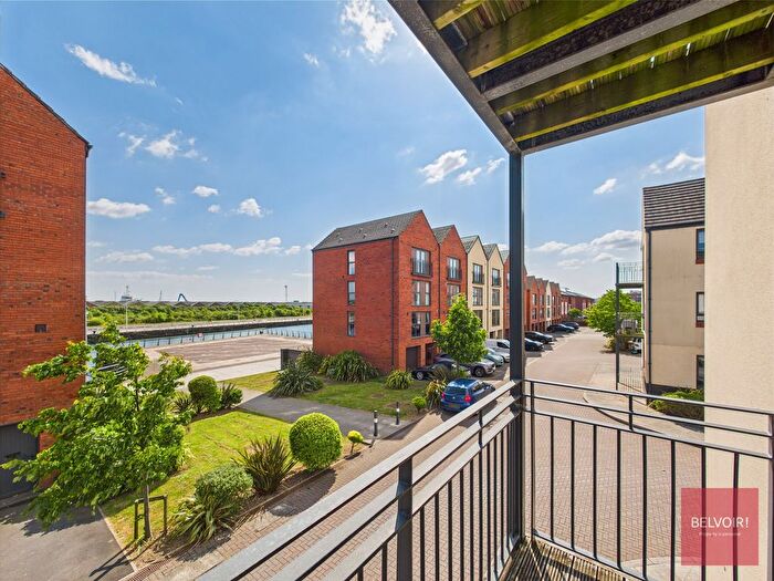 2 Bedroom Flat To Rent In Langdon Road, Mariners Walk, Swansea, SA1