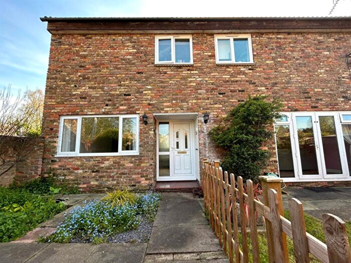 1 Bedroom Maisonette For Sale In Juniper, Bracknell, Berkshire, RG12