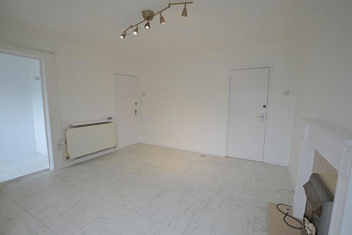 2 Bedroom Apartment To Rent In Chingford Lane, Woodford Green, IG8