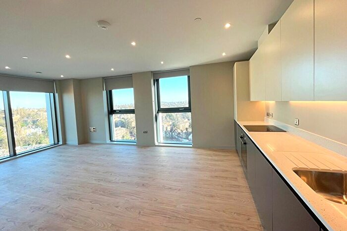 2 Bedroom Flat To Rent In Bale & Anchor, Apartment Bale House, Connington Road, Sgx, SE13