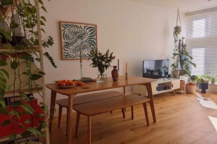 2 Bedroom Flat To Rent In Parkhurst Road, London, N7