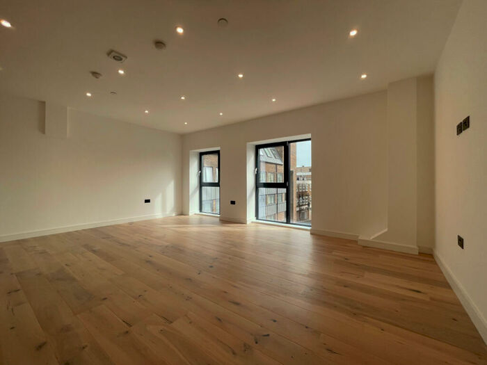 2 Bedroom Flat To Rent In Pembury Apartments, Fairfield Road, CM14