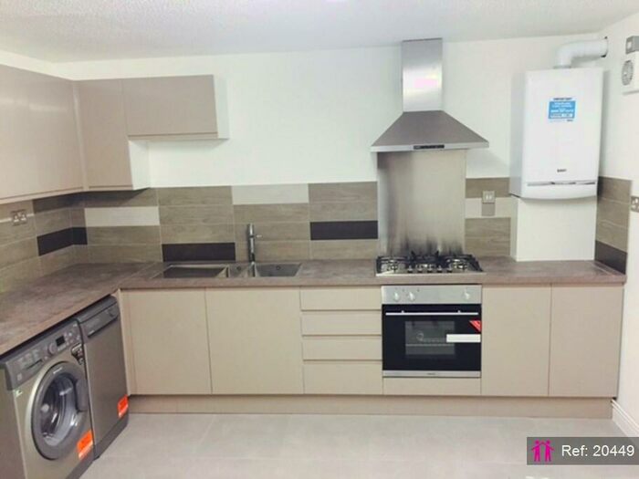 6 Bedroom Terraced House To Rent In Gadd Street, Nottingham, NG7