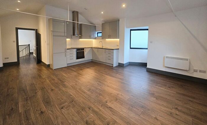 1 Bedroom Maisonette To Rent In Garratt Lane, London, SW17