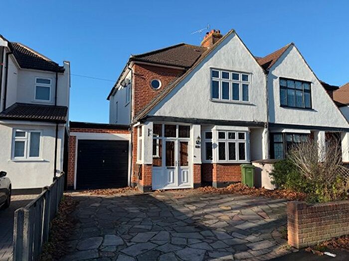3 Bedroom Semi-Detached House To Rent In Sycamore Avenue, Upminster, RM14