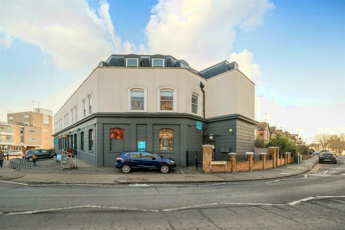 2 Bedroom Flat To Rent In Kings Road, Kingston Upon Thames, KT2