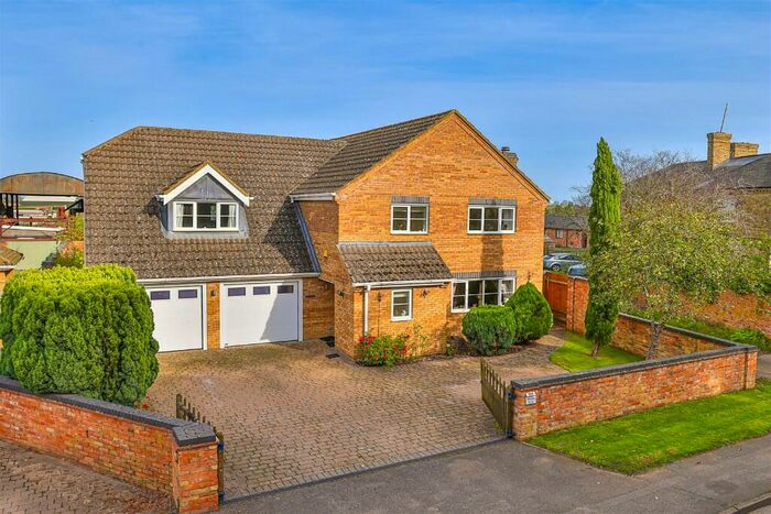 4 Bedroom Detached House For Sale In Water End, Main Street, Clopton, NN14