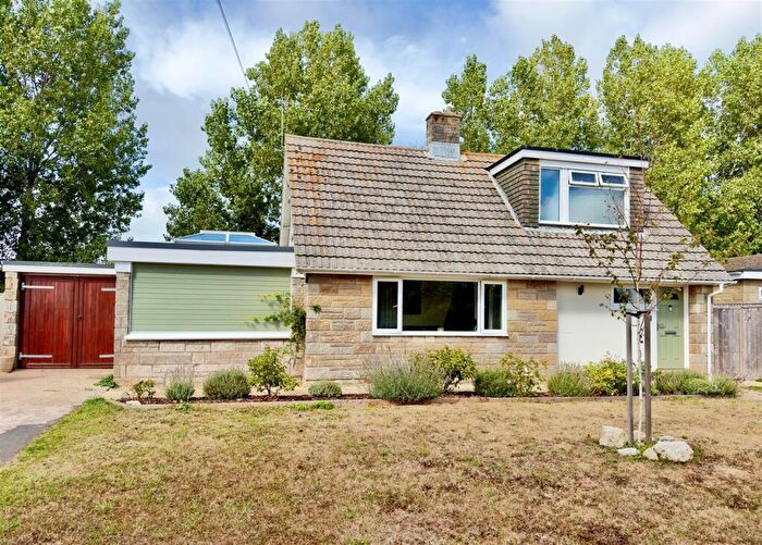 3 Bedroom Detached Bungalow For Sale In Freshwater, Isle Of Wight, PO40