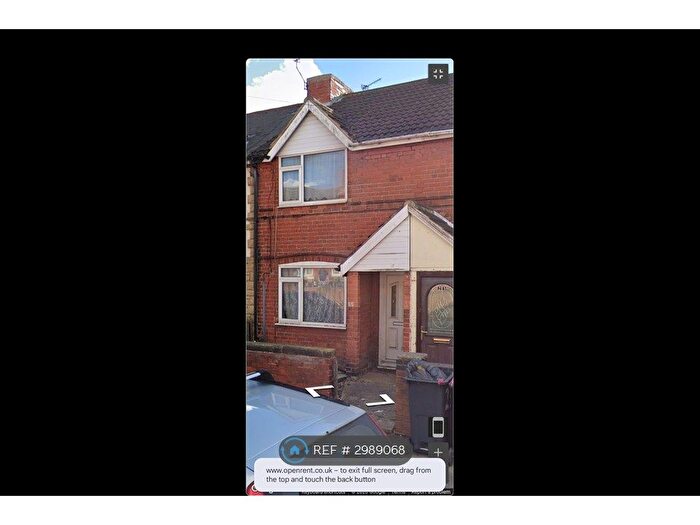 3 Bedroom Terraced House To Rent In Leicester Road, Sheffield, S25