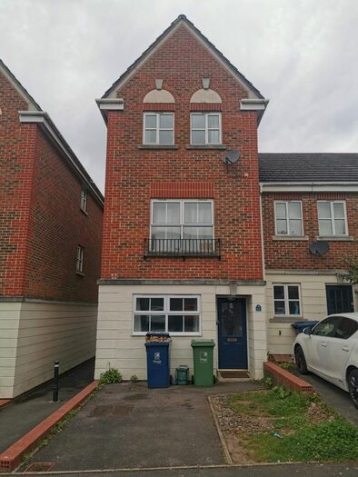 4 Bedroom Town House To Rent In Don Bosco Close, Oxford, OX4
