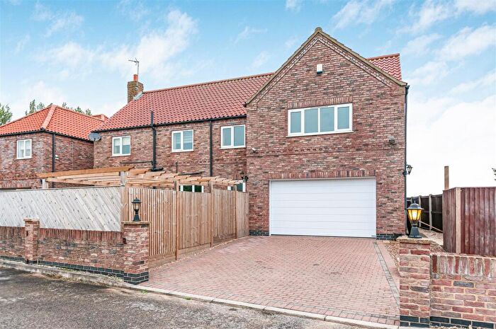 5 Bedroom Detached House For Sale In Kings Causeway, Swinefleet, Goole, DN14