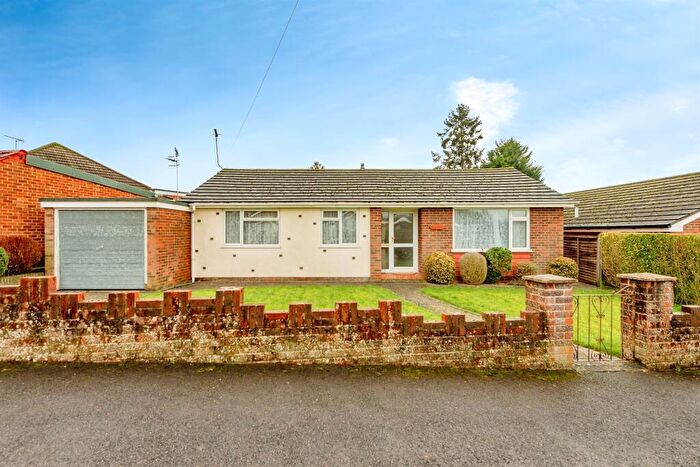 3 Bedroom Detached Bungalow For Sale In Summersvere Close, Crawley, RH10