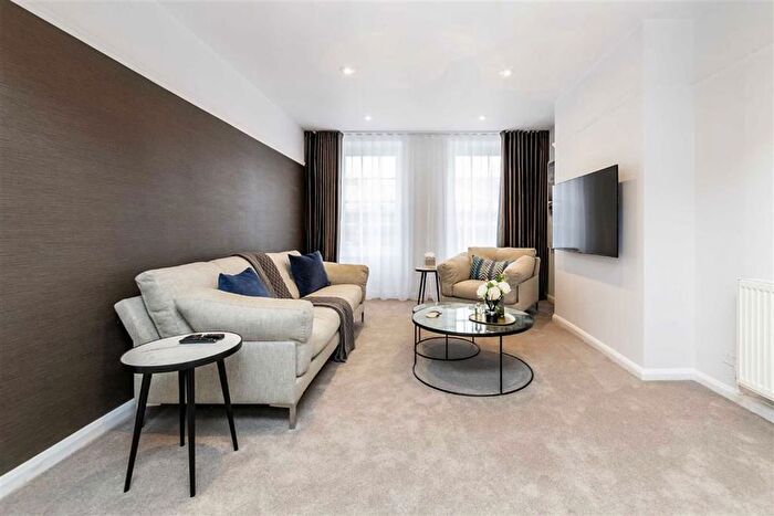 3 Bedroom Flat To Rent In Seymour Place, Marylebone, W1H