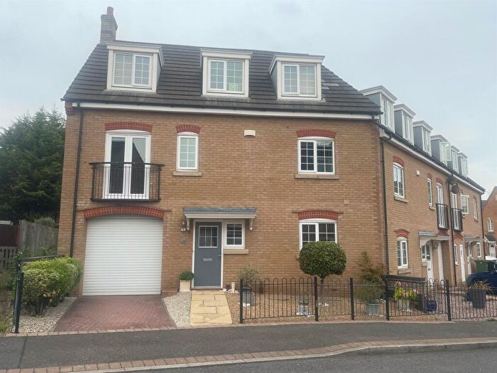 4 Bedroom End Of Terrace House For Sale In Lady Charlotte Road, Hampton Hargate, Peterborough, PE7