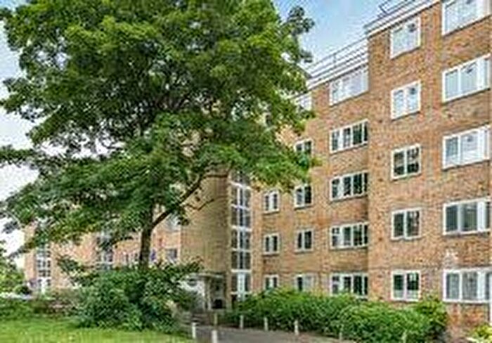3 Bedroom Flat For Sale In Carslake Road, Wandsworth, London, SW15