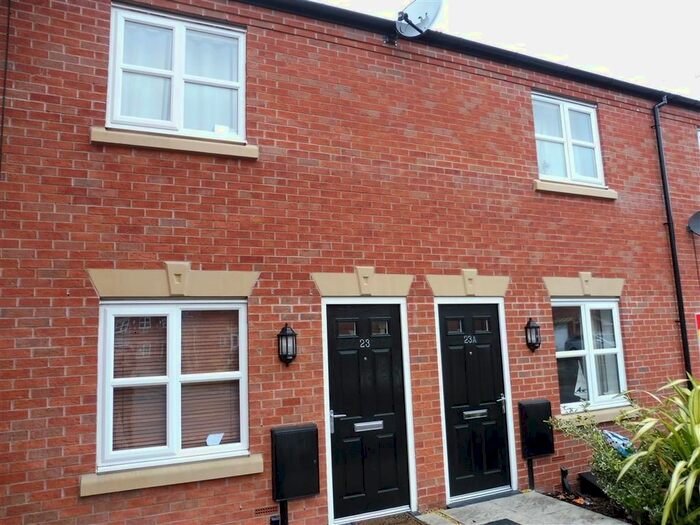 2 Bedroom Town House To Rent In Blakeholme Court, Burton-On-Trent, DE14