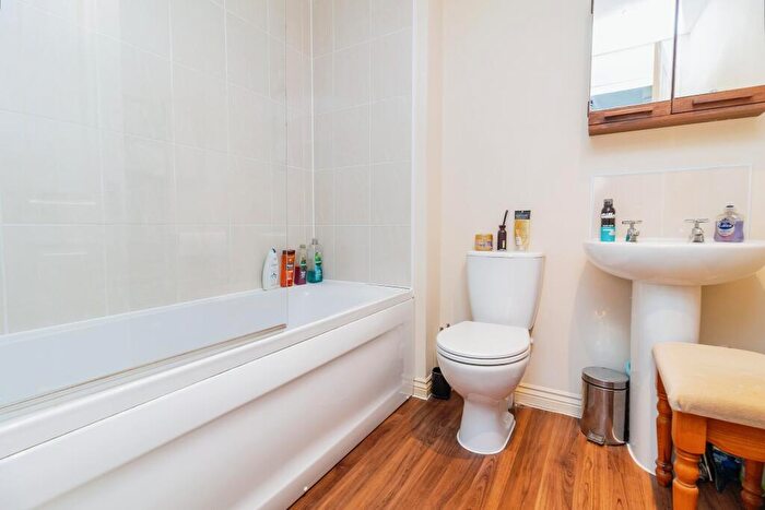 3 Bedroom End Of Terrace House For Sale In Cheviot Gardens, Oakridge Park, Milton Keynes, Buckinghamshire, MK14