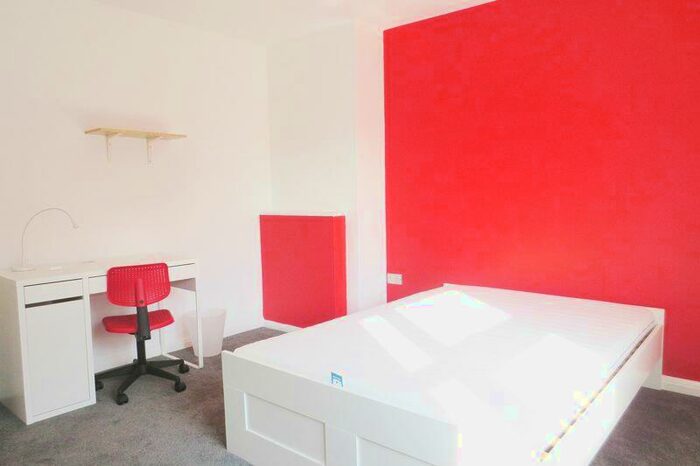 3 Bedroom Flat To Rent In The Highway, Brighton, BN2