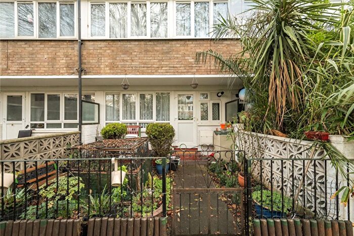 3 Bedroom Flat For Sale In Clark Street, London, E1