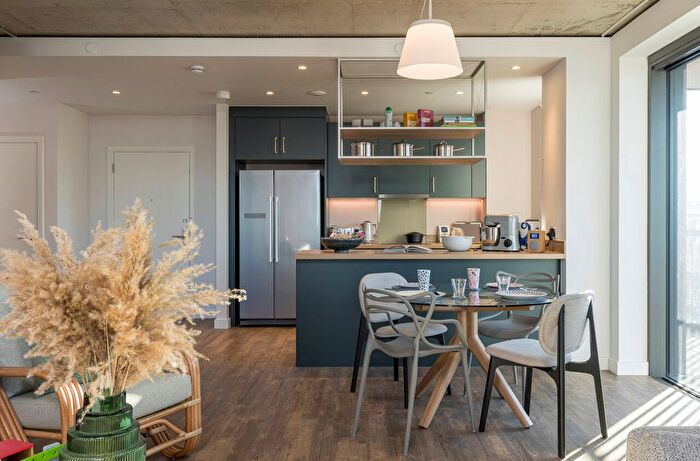 4 Bedroom Flat To Rent In Repton Gardens, Wembley Park, HA9