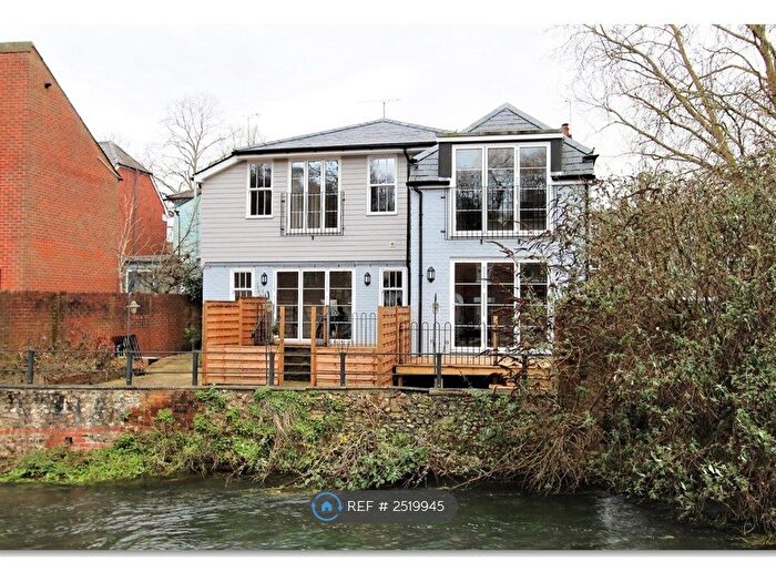 2 Bedroom Flat To Rent In Eastgate Street, Winchester, SO23