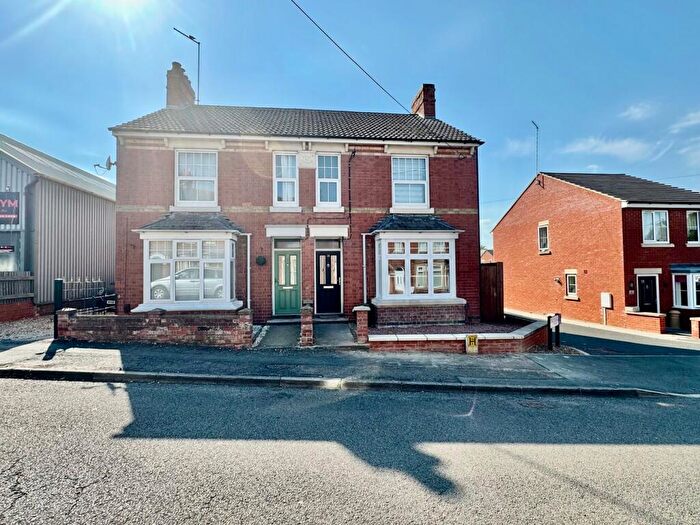 3 Bedroom Semi-Detached House For Sale In Park Road, Raunds, Wellingborough, NN9