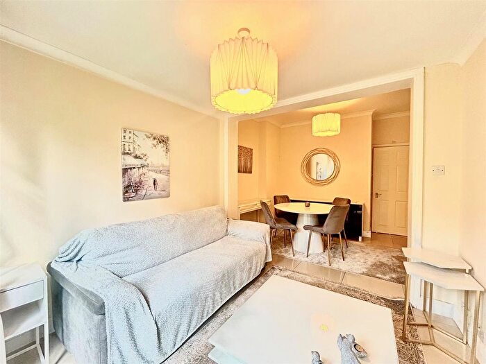 3 Bedroom Property To Rent In Magnolia Road, London, W4